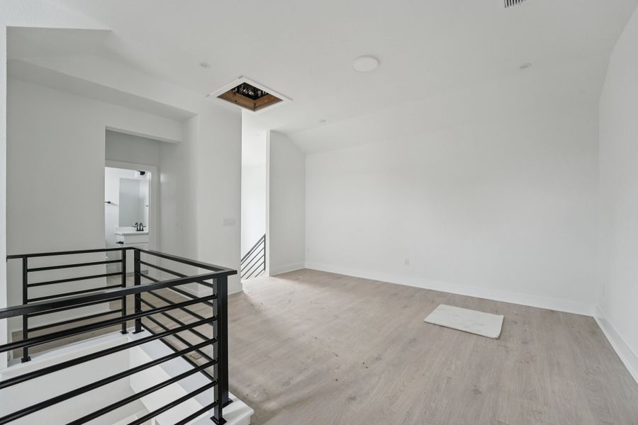 25 web or mls San Saba Dr S2412 025