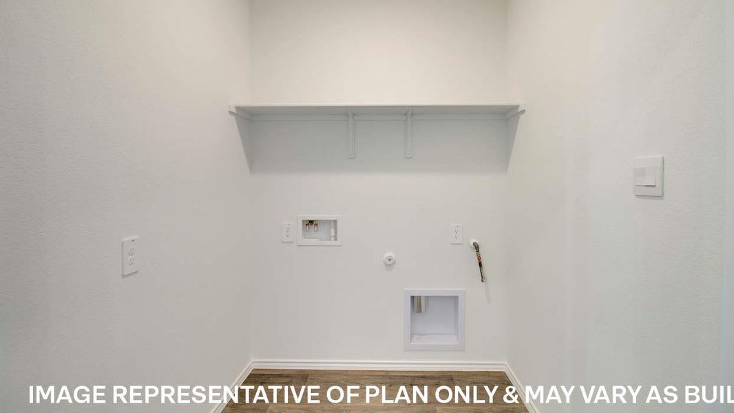 Spacious, unfurnished interior of a new home in Wayside, Uhland (Image 13).