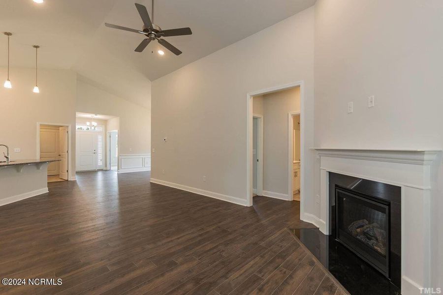 Spacious, unfurnished interior of a new home in River Village Square in River Landing, Wallace (Image 14).