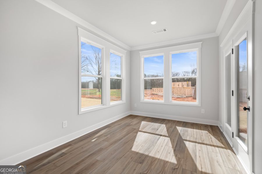 Spacious, unfurnished interior of a new home in Rosewood Lake Preserve, Hoschton (Image 22).