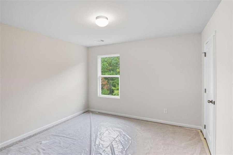 Spacious, unfurnished interior of a new home in Creekside Landing, Dallas (Image 23).