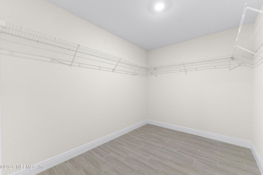 Spacious, unfurnished interior of a new home in , Ocala (Image 29).