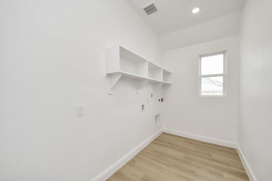 Spacious, unfurnished interior of a new home in Bridgeland: Heritage Collection, Cypress (Image 18). Spacious, unfurnished interior of a new home in Bridgeland: Heritage Collection, Cypress (Image 18).