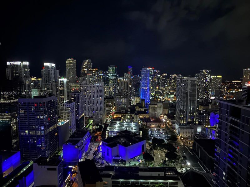 Condo located in Miami, FL showcasing its design and architecture (Image 3). Condo located in Miami, FL showcasing its design and architecture (Image 3).