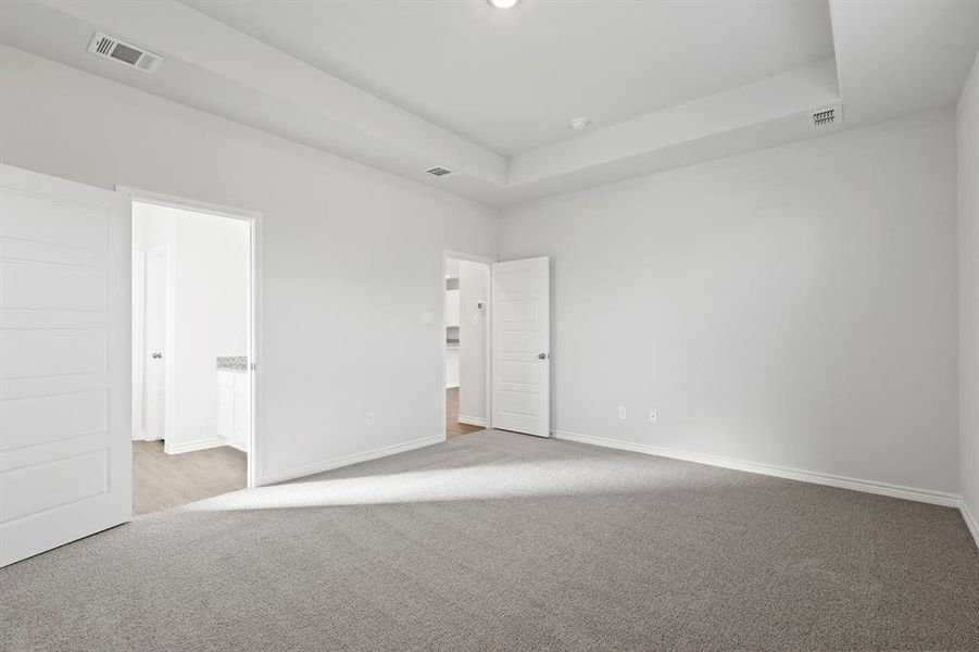 Spacious, unfurnished interior of a new home in Sycamore Landing, Fort Worth (Image 20). Spacious, unfurnished interior of a new home in Sycamore Landing, Fort Worth (Image 20).