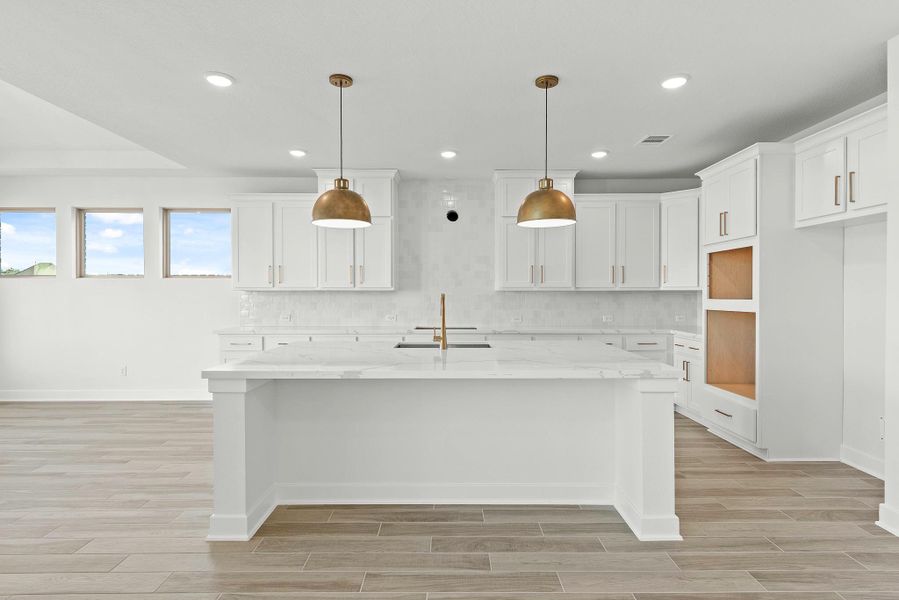 Representative image. Features, selections and colors may vary.