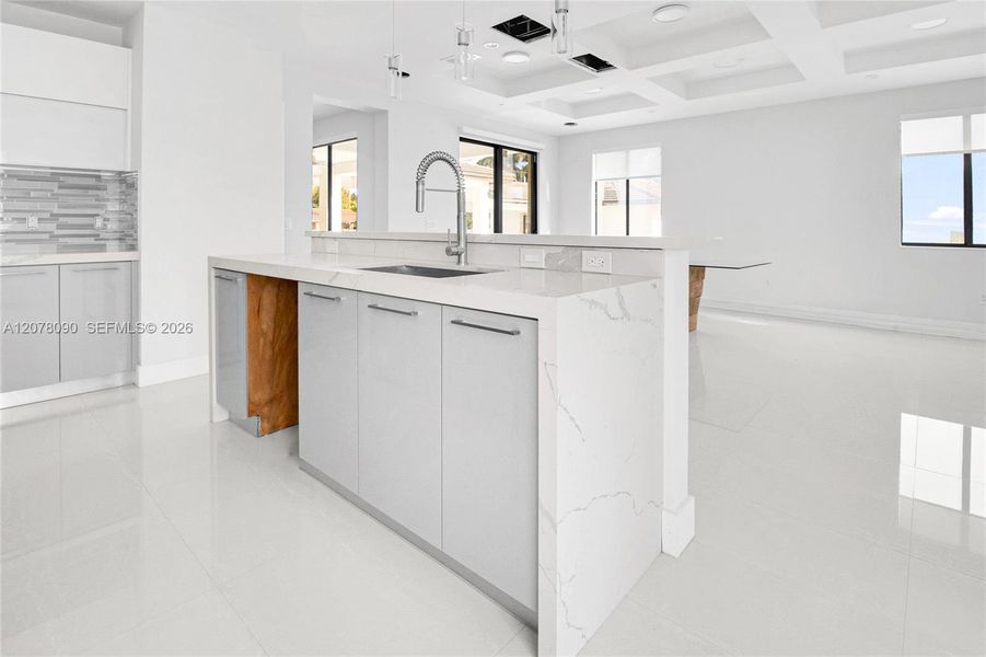Spacious, unfurnished interior of a new home in , Miami (Image 18).