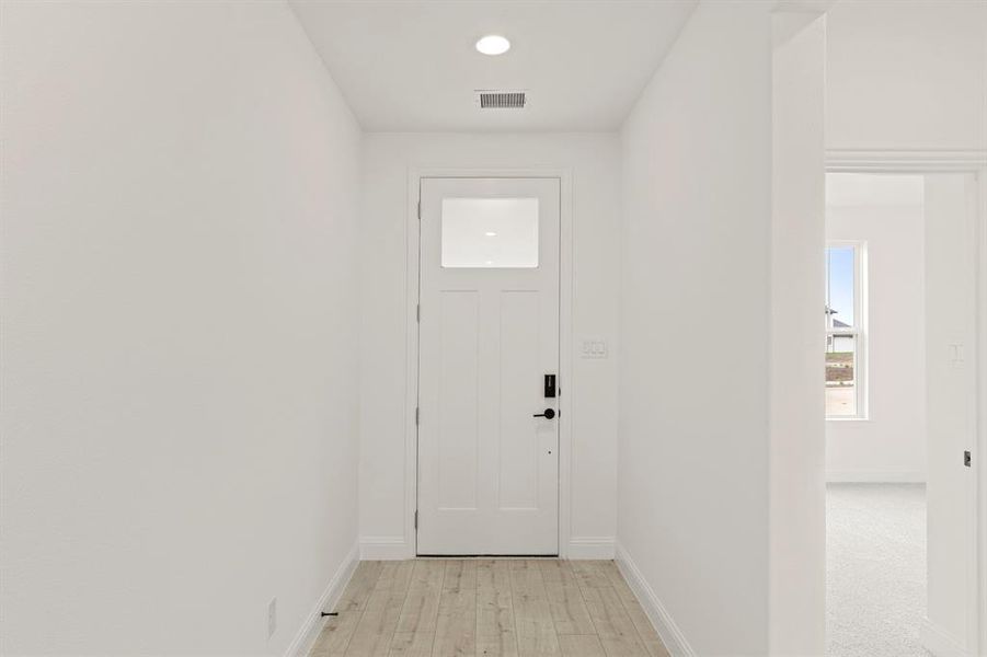 06. 2328 Leighton Top - Entry