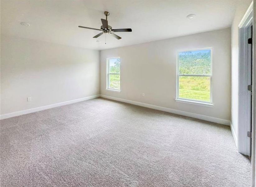 Spacious, unfurnished interior of a new home in , St. Cloud (Image 9).