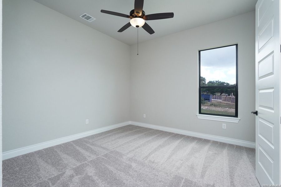 Spacious, unfurnished interior of a new home in , Canyon Lake (Image 7).