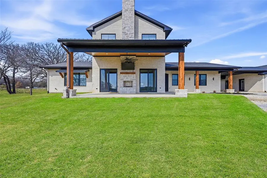 Exterior details and patio area of a home in , Gainesville (Image 3).