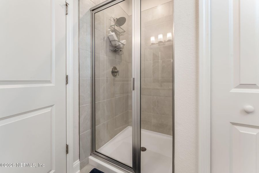Close-up of interior finishes inside a home in Olde Mandarin Estates, Jacksonville (Image 20).