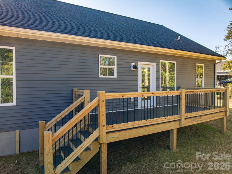 Exterior details and patio area of a home in , Maiden (Image 18).