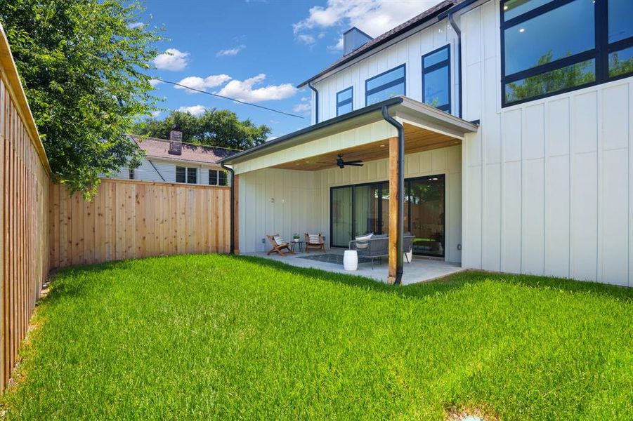 Exterior details and patio area of a home in , Dallas (Image 23).