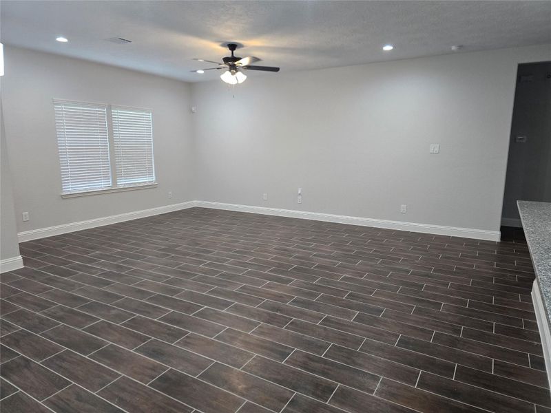 Spacious, unfurnished interior of a new home in , Baytown (Image 11).