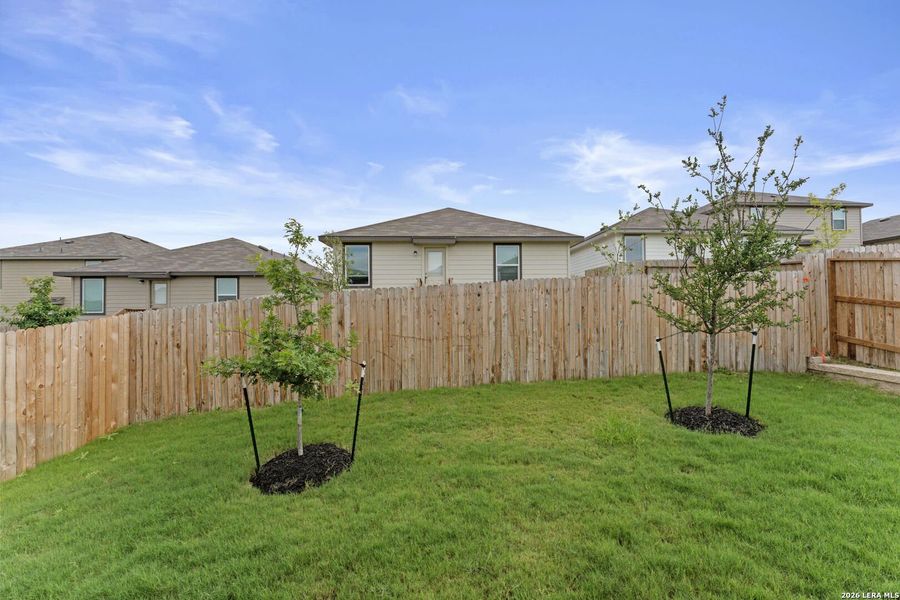 Exterior details and patio area of a home in Stonehill, San Antonio (Image 19).