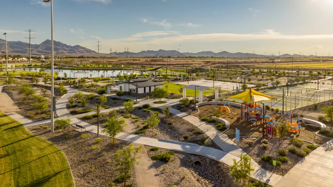 Community amenities in Alamar, Avondale (Image 13).