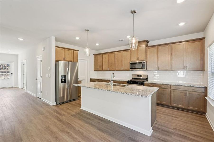 Furnished interior view inside a new home in Ivey Township, Dallas (Image 11).