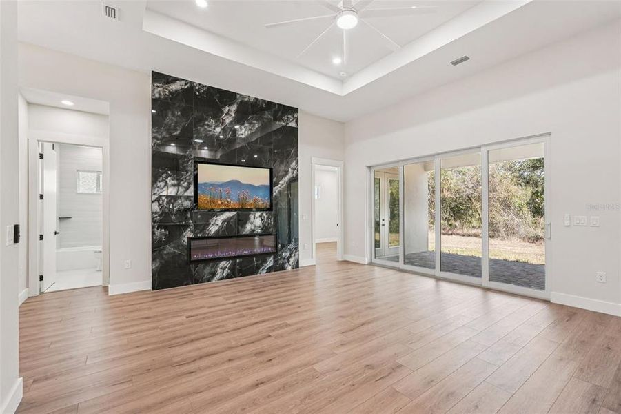 Spacious, unfurnished interior of a new home in , Port Charlotte (Image 33).