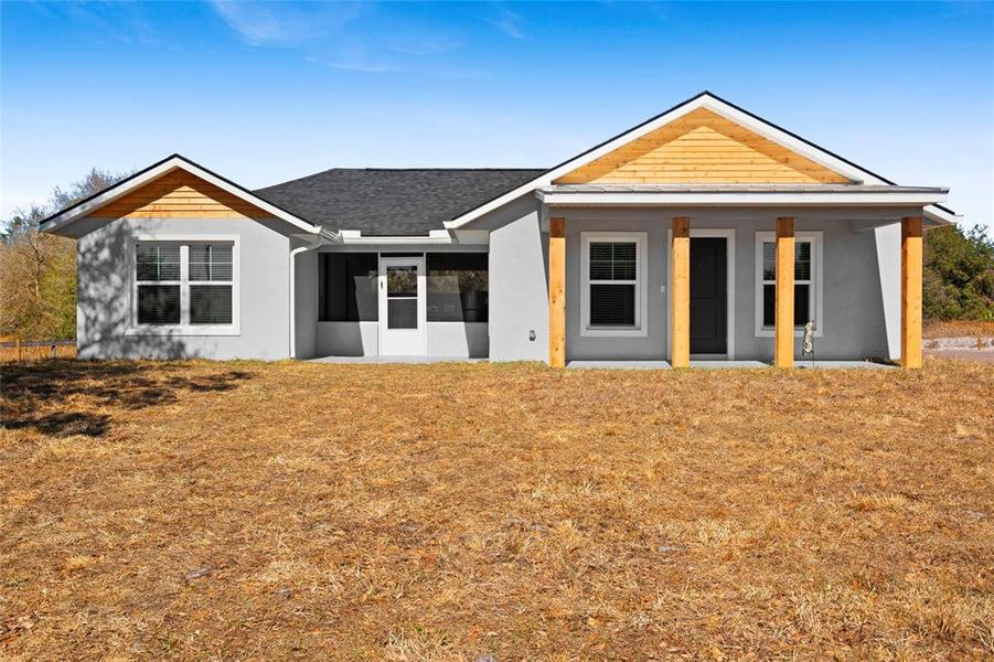 Exterior details and patio area of a home in , Okeechobee (Image 30).