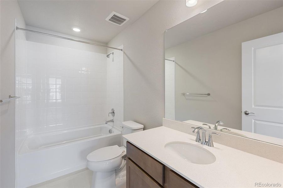 Furnished interior view inside a new home in , Aurora (Image 7).