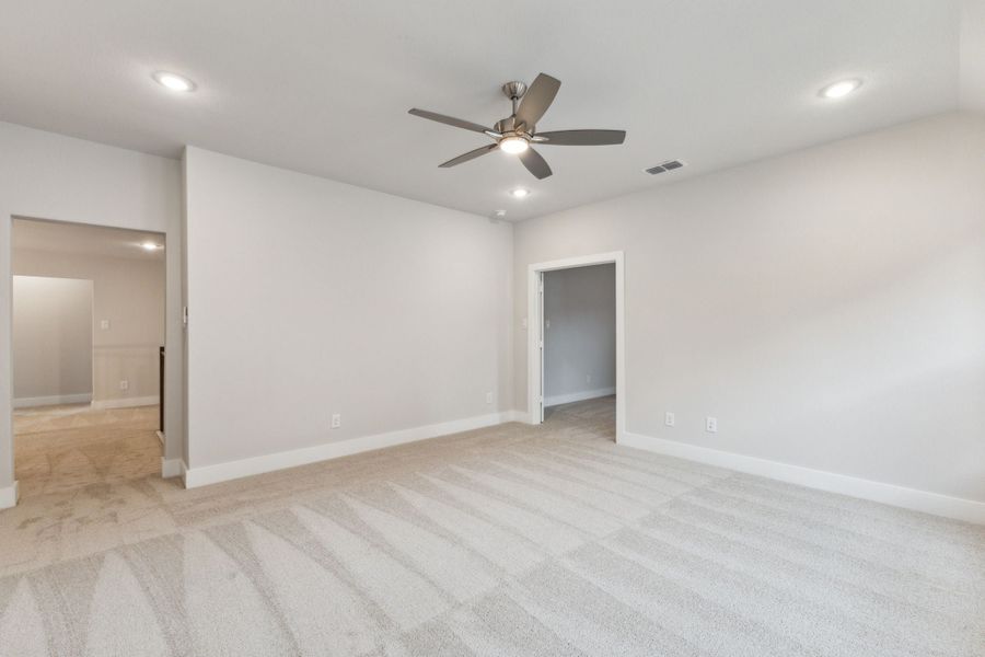 Spacious, unfurnished interior of a new home in Painted Tree Lakeside, McKinney (Image 33).