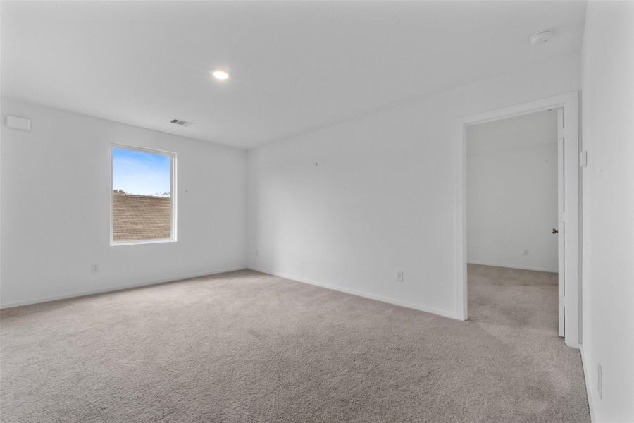 Spacious, unfurnished interior of a new home in , New Caney (Image 18).