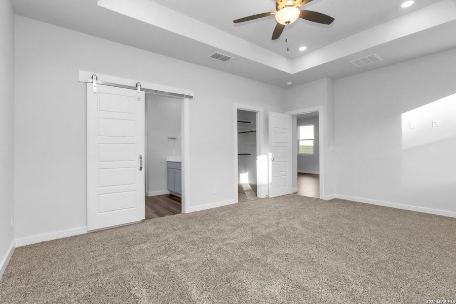 Spacious, unfurnished interior of a new home in , San Antonio (Image 25).