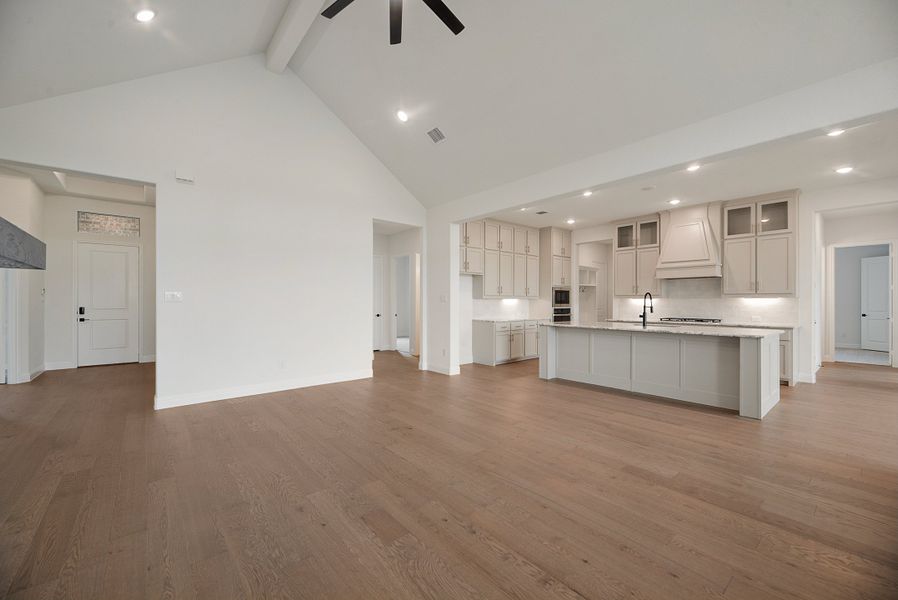Spacious, unfurnished interior of a new home in Paloma Ranch, New Fairview (Image 13).