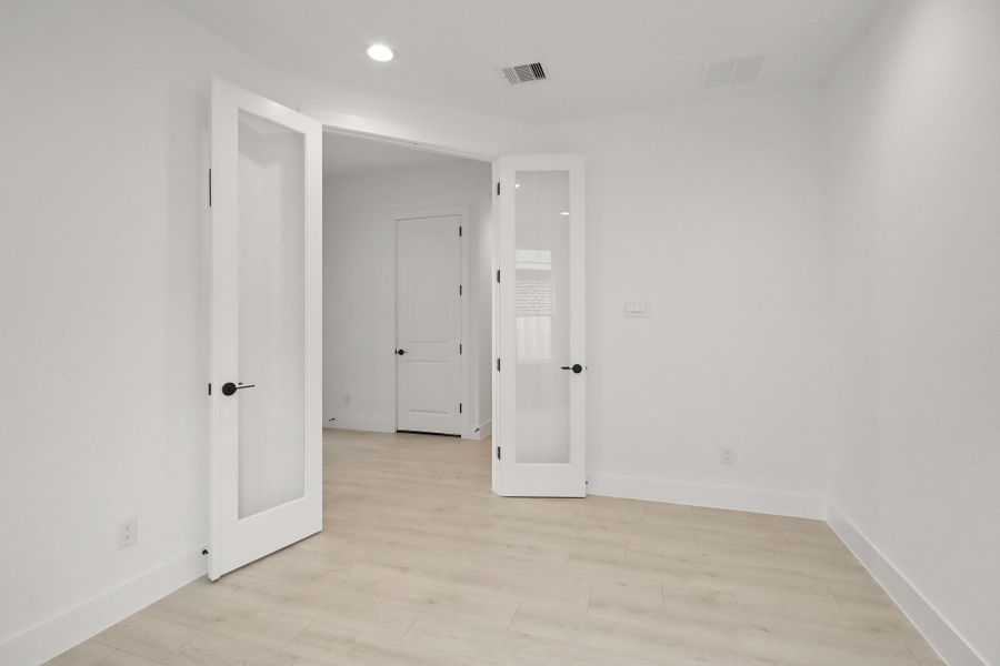 Spacious, unfurnished interior of a new home in Mill Creek Estates, Magnolia (Image 8).