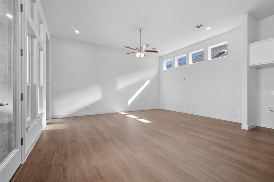 Spacious, unfurnished interior of a new home in Solterra Texas, Mesquite (Image 25).