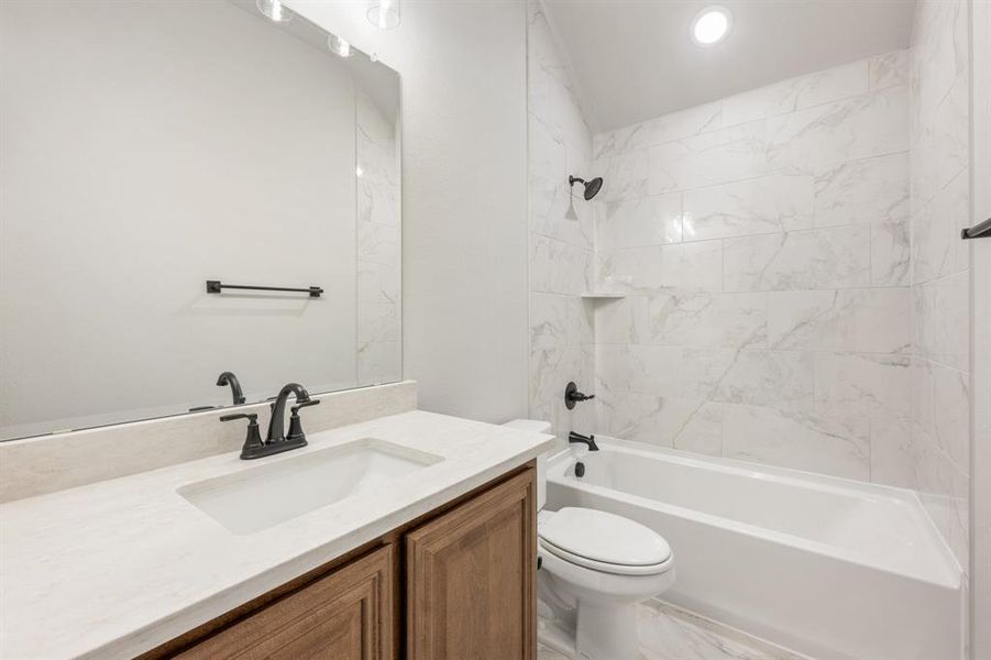 Furnished interior view inside a new home in Eagle Glen 50, Alvarado (Image 13). Furnished interior view inside a new home in Eagle Glen 50, Alvarado (Image 13).