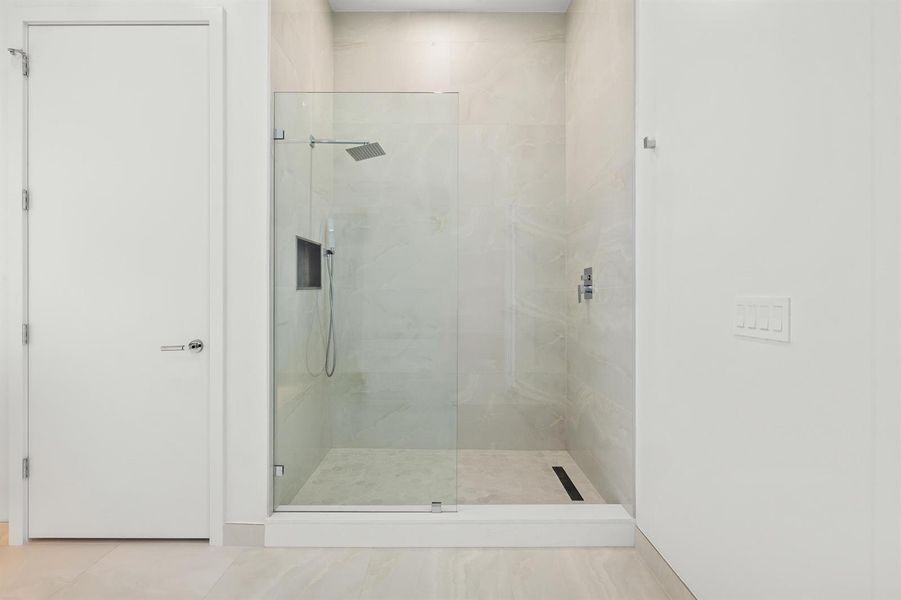 Master Bathroom Master Bathroom