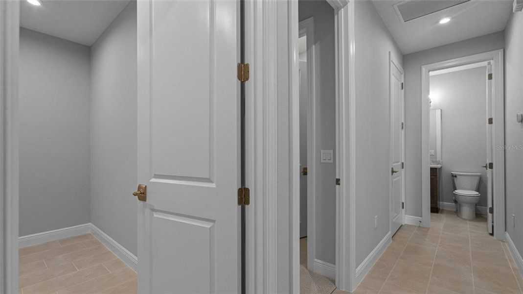 Spacious, unfurnished interior of a new home in Woodland Preserve, Parrish (Image 13).