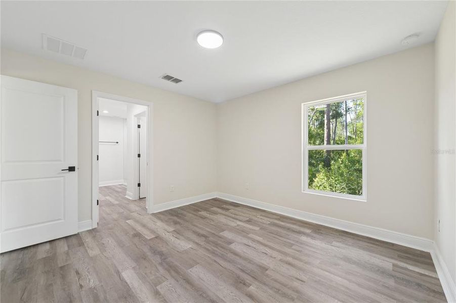 Spacious, unfurnished interior of a new home in , Deland (Image 29).