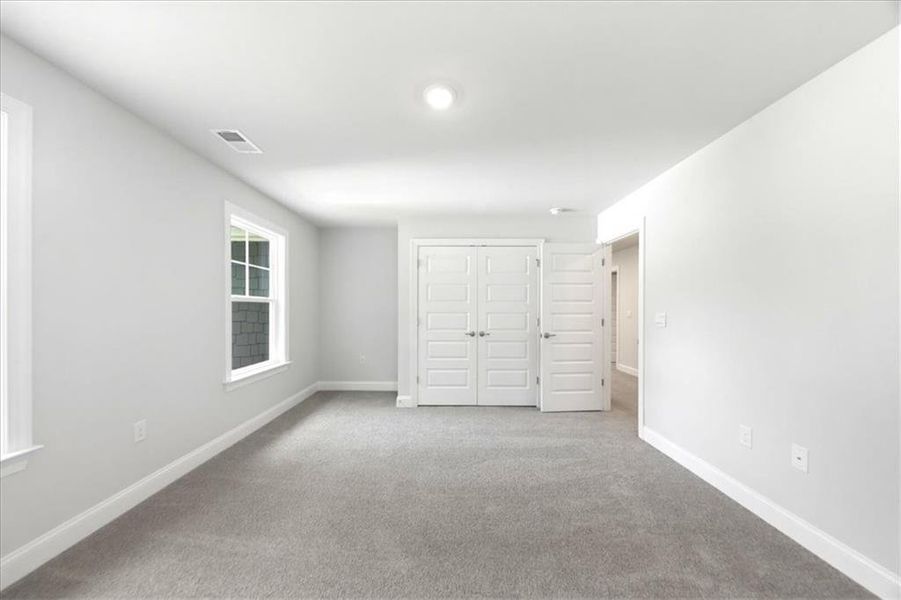 Spacious, unfurnished interior of a new home in Tuscany Hills, Douglasville (Image 49).