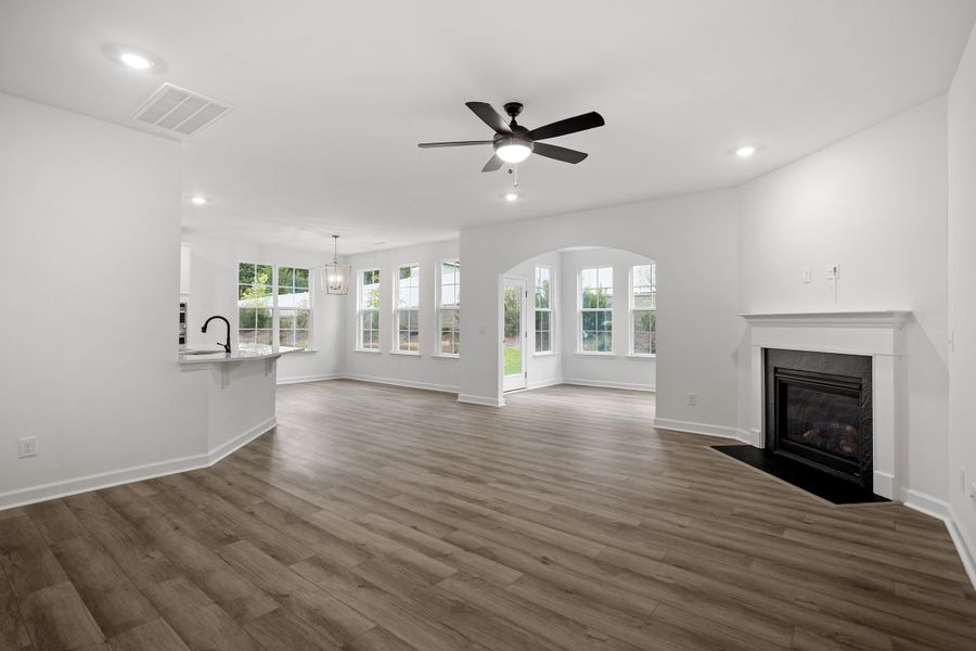 Spacious, unfurnished interior of a new home in Georgias Landing, Raleigh (Image 23).