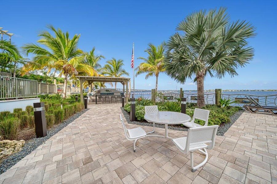 outdoorkitchen1.jpg-SMALL