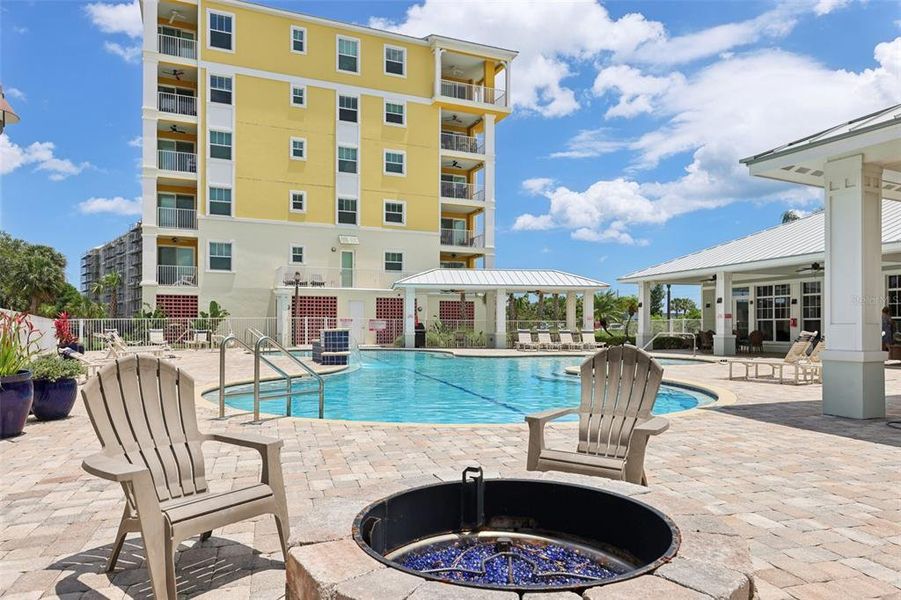 Condo located in New Smyrna Beach, FL showcasing its design and architecture (Image 3).