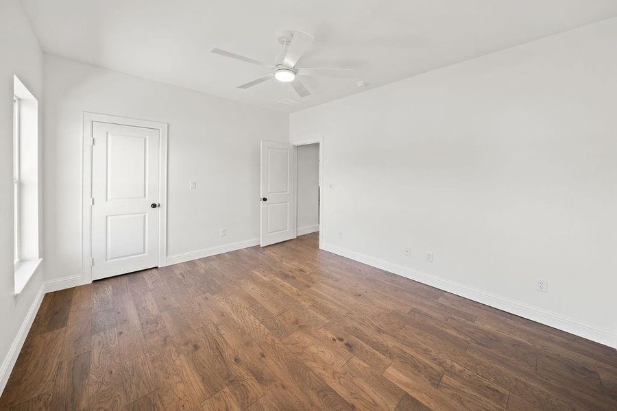 Spacious, unfurnished interior of a new home in , Tyler (Image 32).