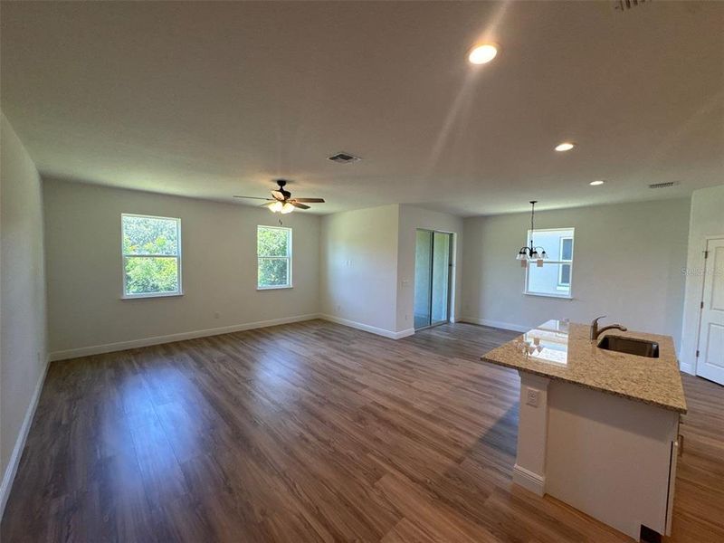 Spacious, unfurnished interior of a new home in , Apopka (Image 15).