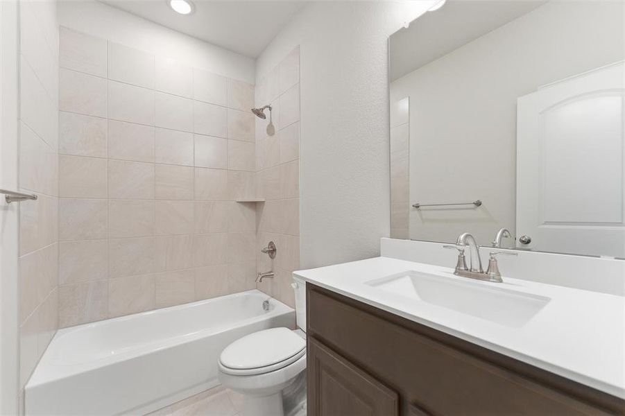 Furnished interior view inside a new home in Waterford Park, Weatherford (Image 11). Furnished interior view inside a new home in Waterford Park, Weatherford (Image 11).