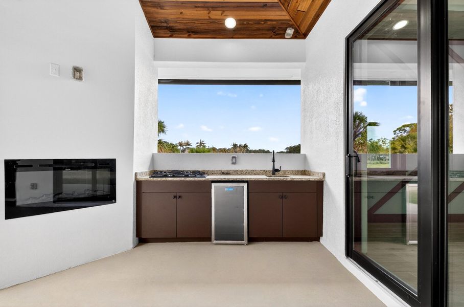 CM MEDIA-41 CM MEDIA-41