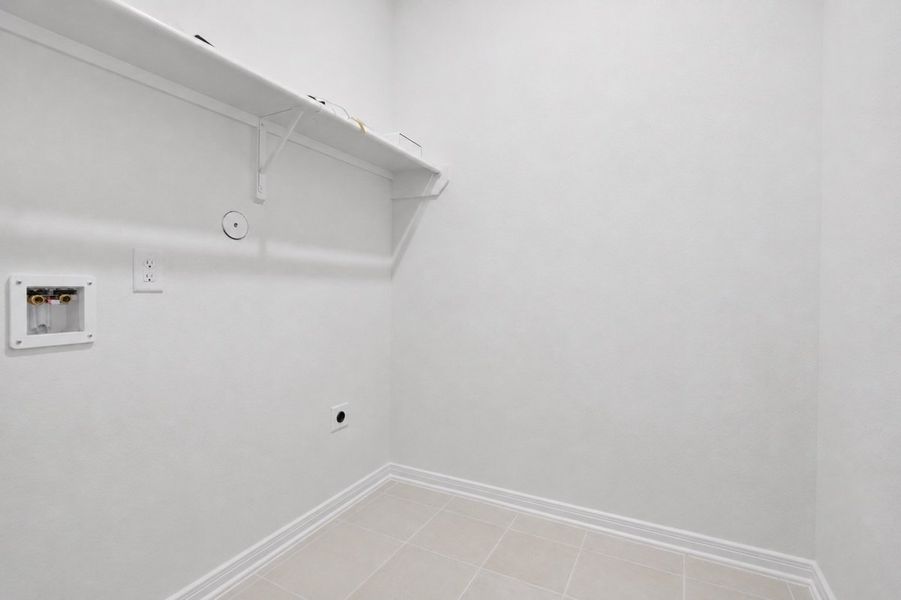 Spacious, unfurnished interior of a new home in Mustang Ridge, Magnolia (Image 15).