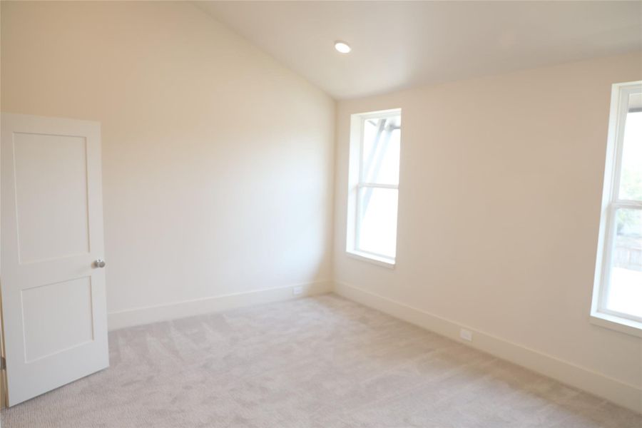 Spacious, unfurnished interior of a new home in , Houston (Image 12).