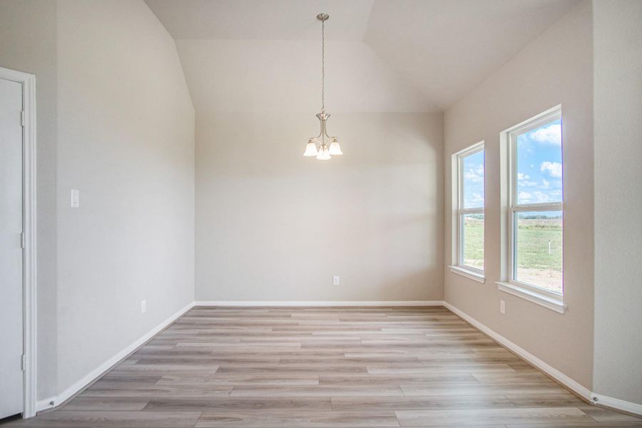 Spacious, unfurnished interior of a new home in , Beaumont (Image 13).
