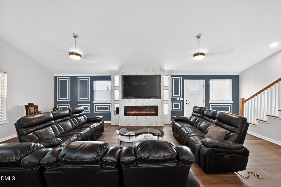 05_1696_James_Winston_Rd-Living_room-792