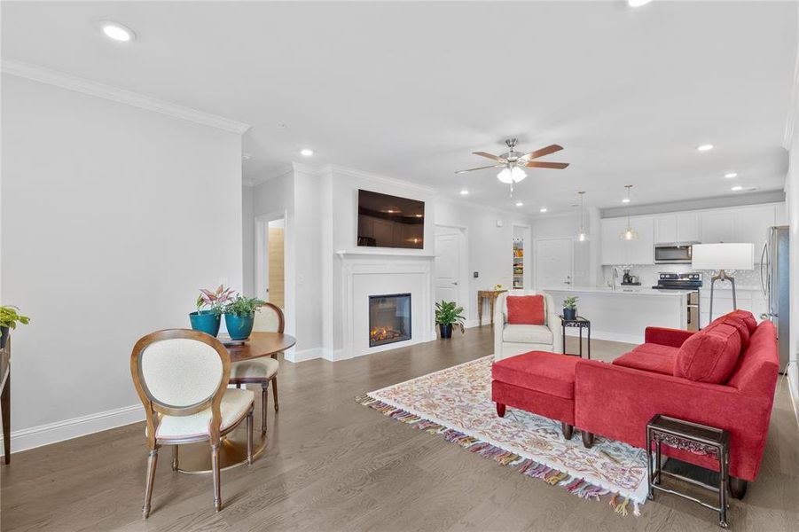 Furnished interior view inside a new home in Gatherings® at Twin Creeks, Allen (Image 7). Furnished interior view inside a new home in Gatherings® at Twin Creeks, Allen (Image 7).