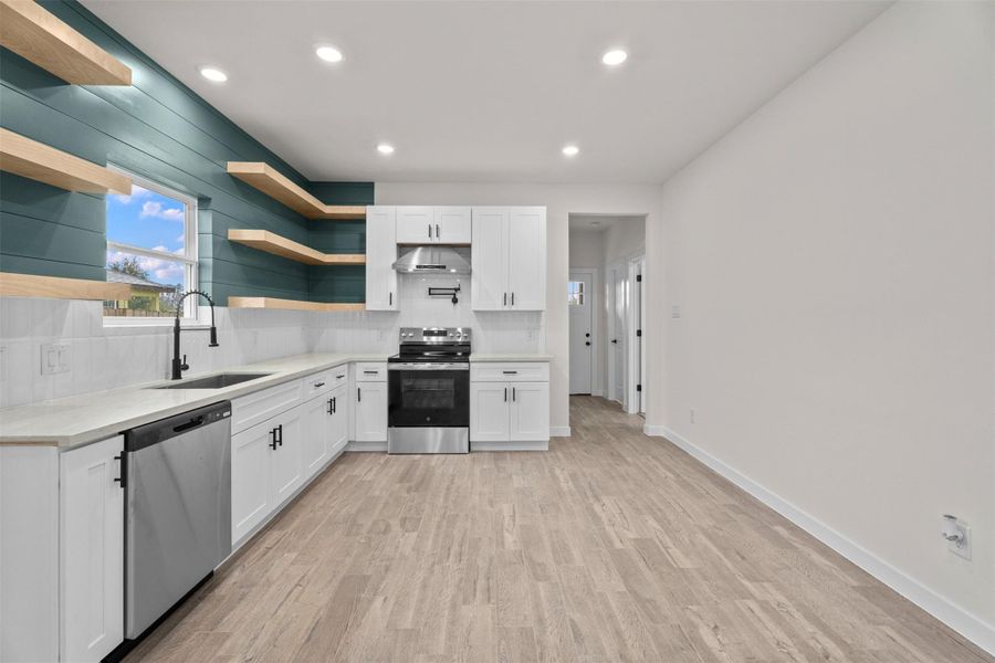 Furnished interior view inside a new home in , Cleveland (Image 11).