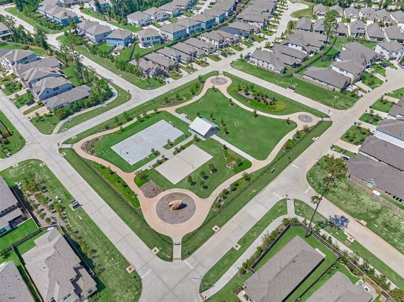 2 minute walk to Kinetic park where you can enjoy basketball, sand volleyball, climbing rock or & walking on the  perimeter path.